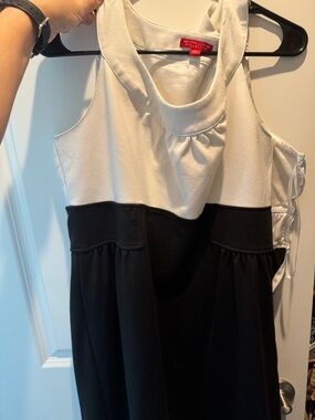 New York & Company Black and White Sleeveless Colorblock Midi Dress